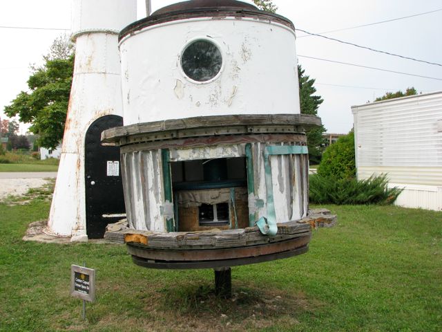Center Capsule Detour space ship